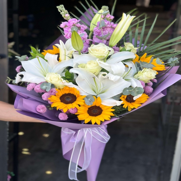  afşin çiçekçiler Ay Çiçeği Kazablanka Buketi