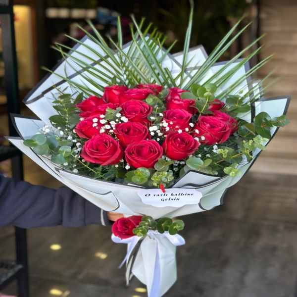  afşin çiçek sepeti 15’li Gül Buketi