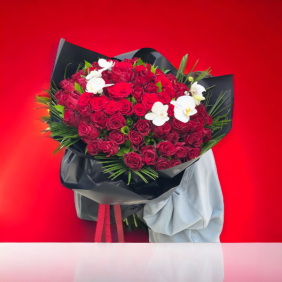 Afşin Çiçekçi Romantik ve Canlı 101 Kırmızı Gül Buketi